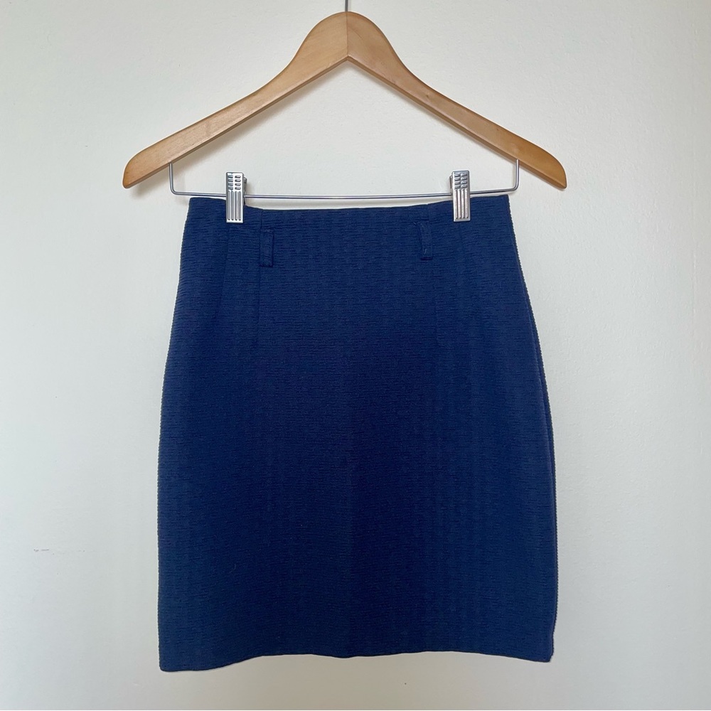 Textured above the knee navy skirt